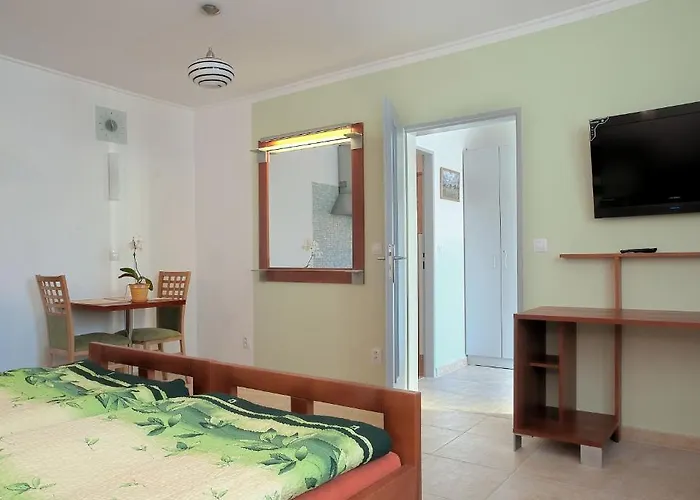 U Vinoteky Guest house Nymburk